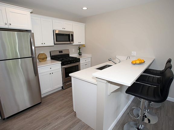 3rd image of 30 Temple St #303