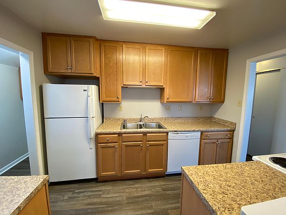 4th image of 6576 Newbridge Dr