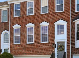 8261 W Purple Lilac Ct, Lorton, VA 22079