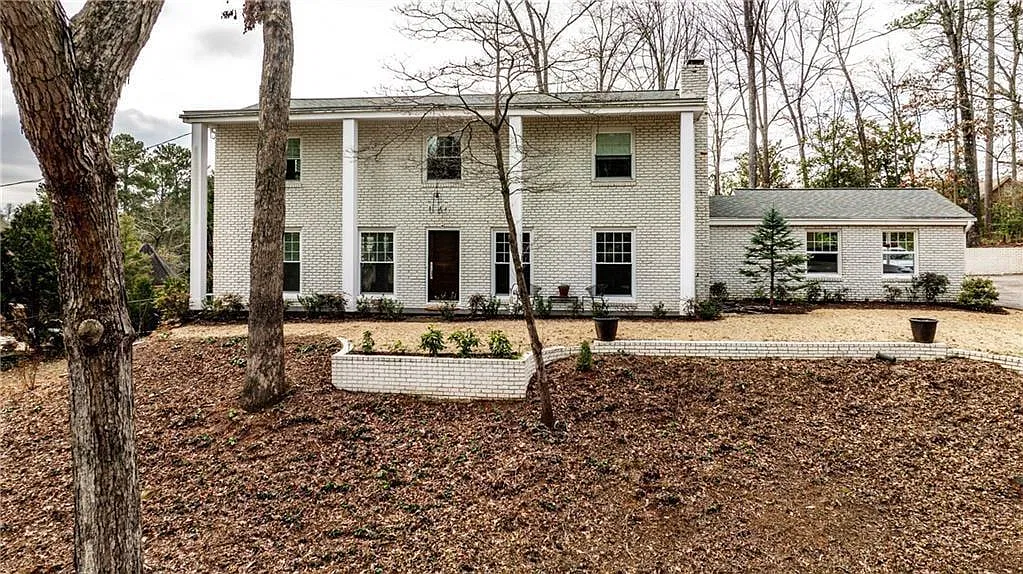 5 bed, 3.5 bath, 3100 sqft, $4,295 — Photo 1