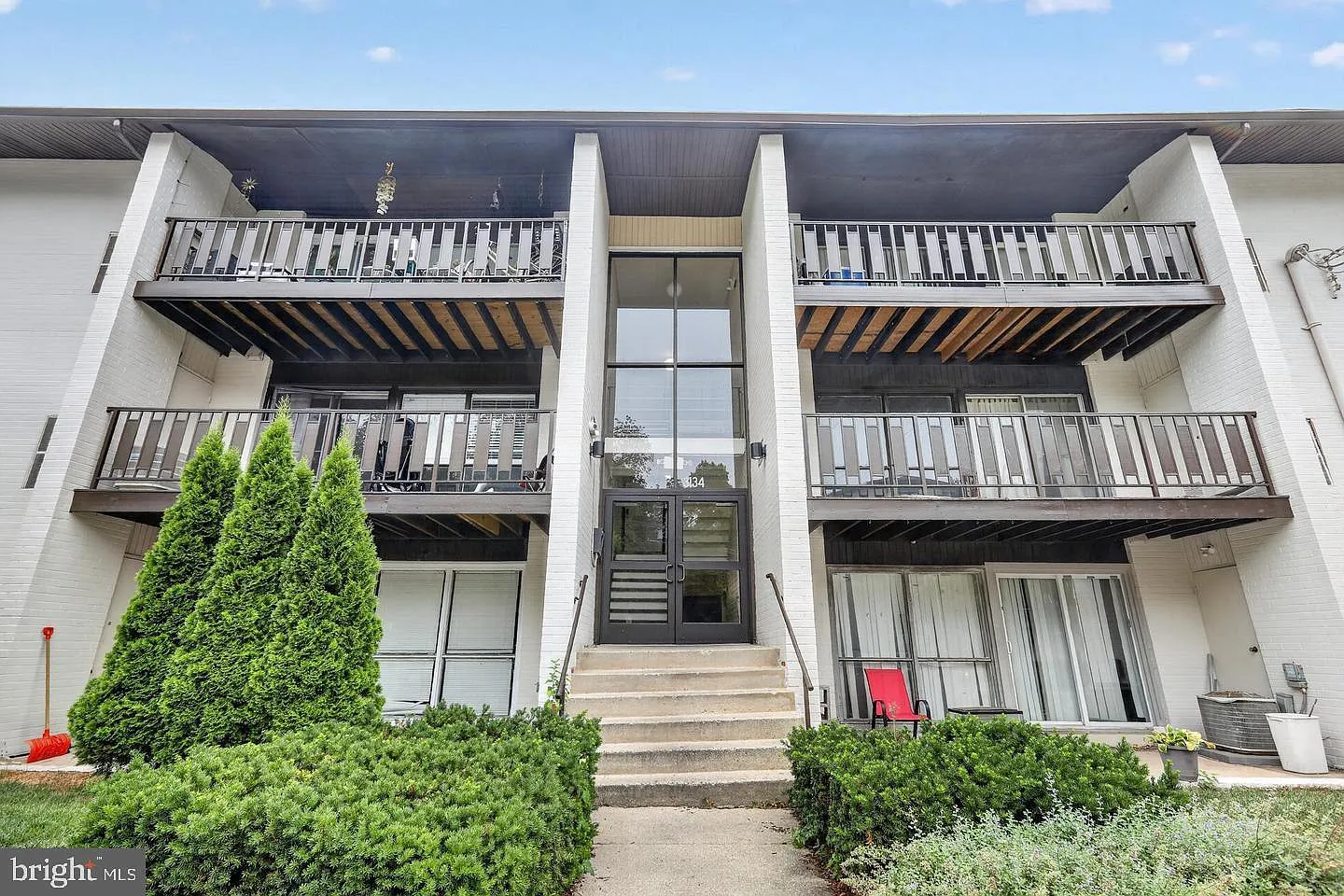 Huntcrest Condominium — Photo 1