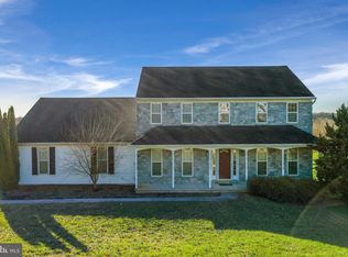 504 Clover Hill Dr, Lincoln University, PA 19352