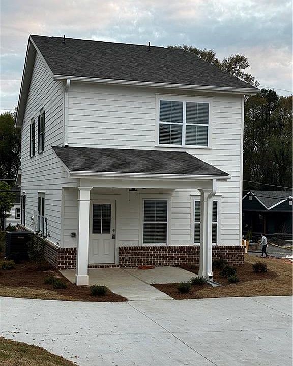 2nd image of 303 Frasier St