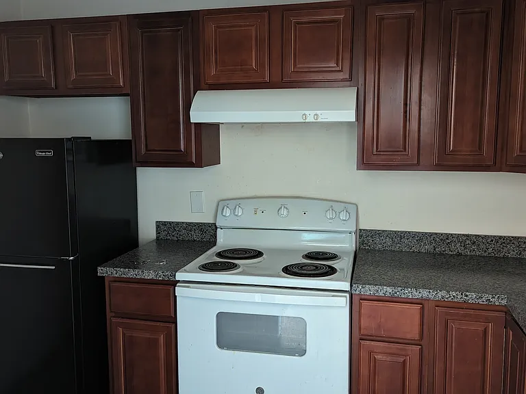 1924 Elizabeth Ave #8 — Photo 1