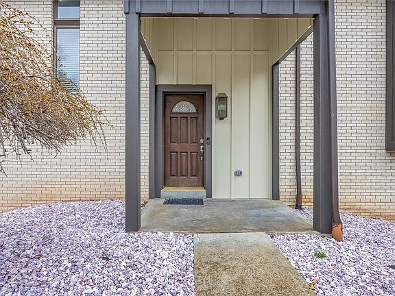 2nd image of 139 Cassia Dr