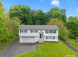 55 Hoyts Hill, Bethel, CT 06801