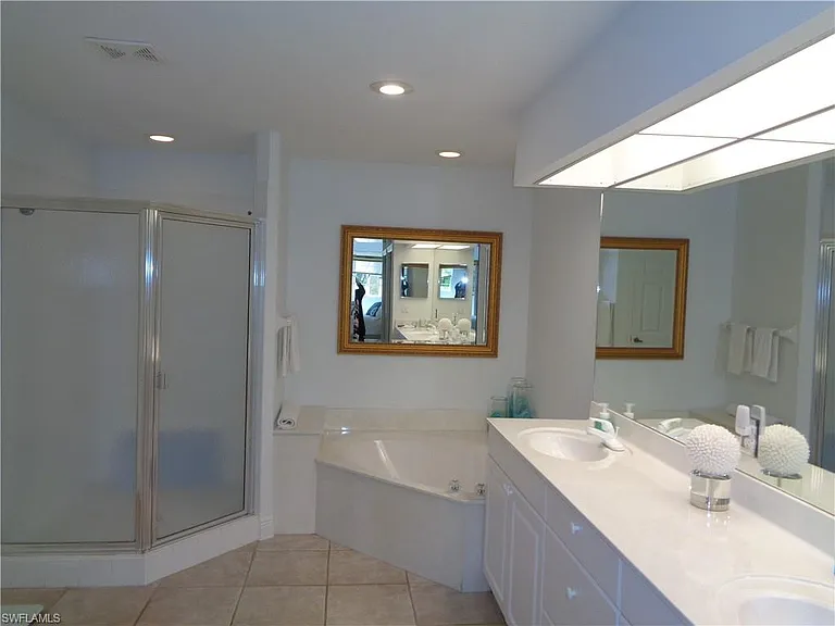 515 Laguna Royale Blvd #102 — Photo 22