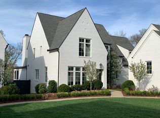 956B Battery Ln, Nashville, TN 37220