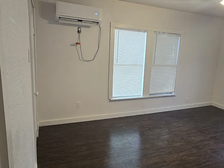 215 Margil St — Photo 8