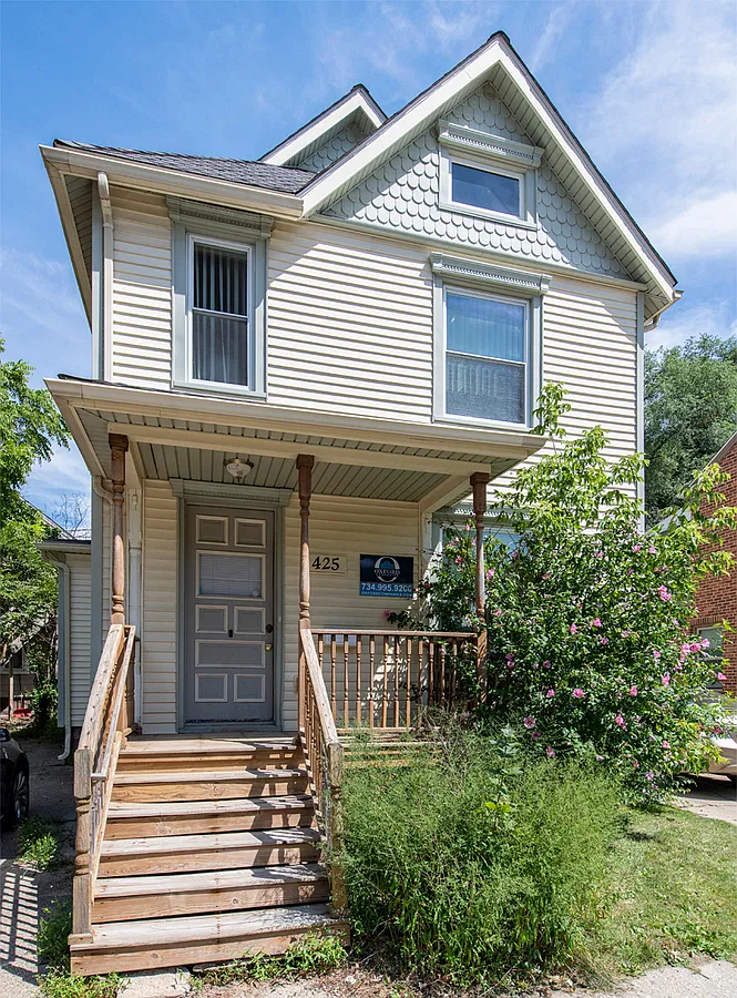 6 bed, $7,000 — Photo 1