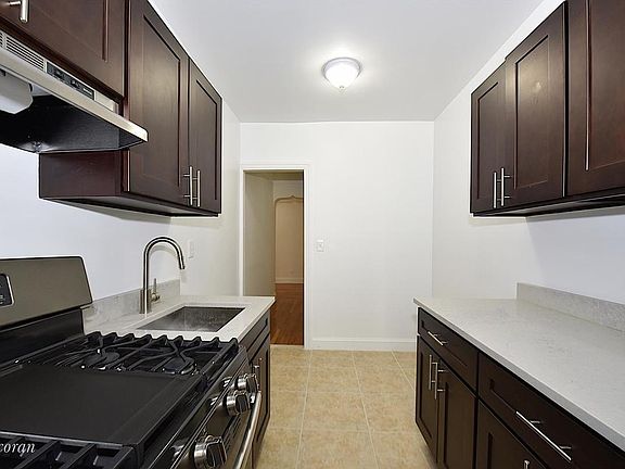 3rd image of 3170 34th St APT 2E