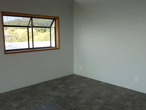 4th image of 82-1022 Kalamalani Pl