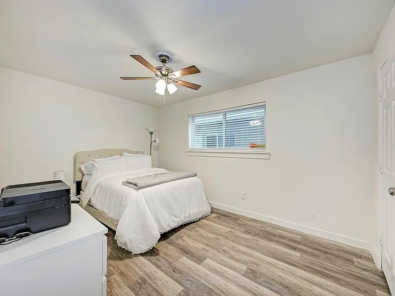 2207 Leon St #103 — Photo 12