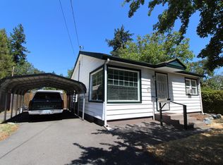 332 SW Burgess St, Grants Pass, OR 97526