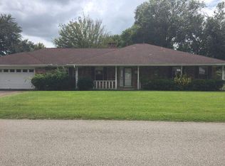 1011 N 14th St, Nederland, TX 77627