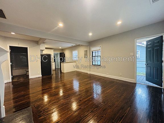 3rd image of 137 Holly Rd NW