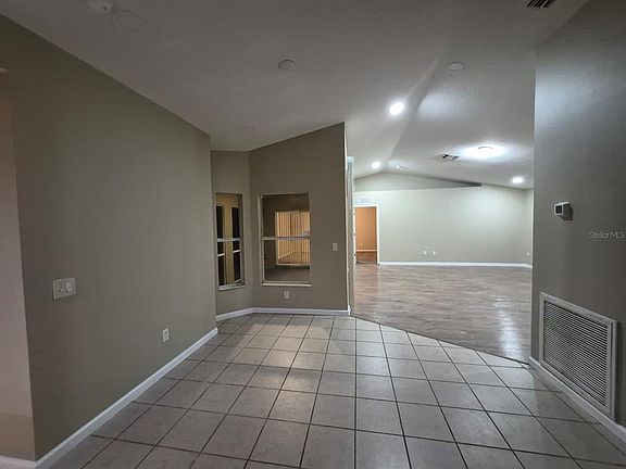 5th image of 3253 Gilbert St
