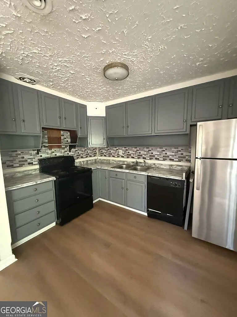 5 bed, 2.0 bath, $2,250 — Photo 2