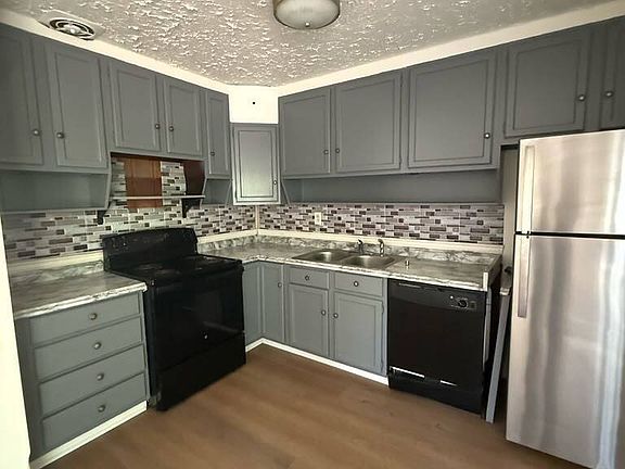 2nd image of 480 Evergreen Dr