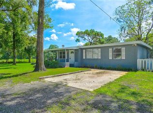 9309 McIntosh Rd, Dover, FL 33527