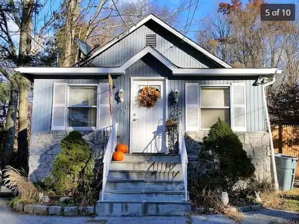 273 Locust Ave, Cortlandt Manor, NY 10567