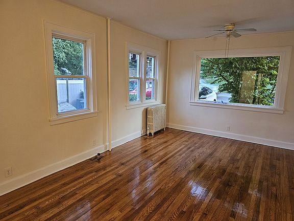 5th image of 553 Ashford Ave APT 1E
