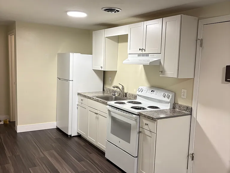 1685 Jane Dr #4 — Photo 1