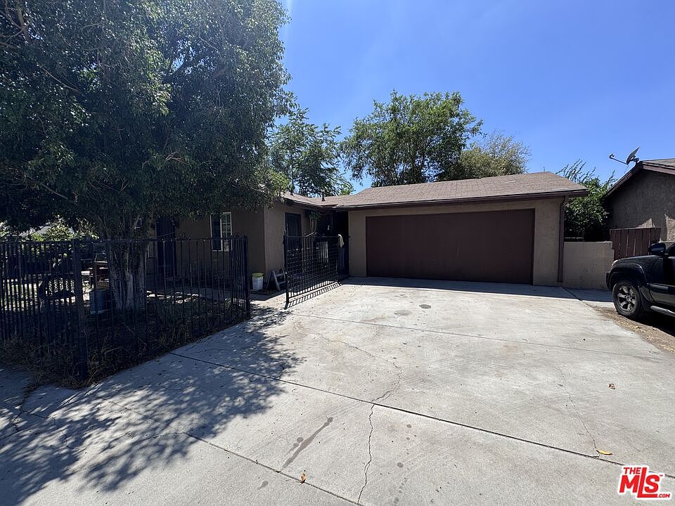 2nd image of 10585 Amboy Ave