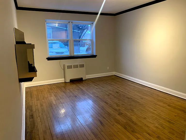 210 Stewart St — Photo 10