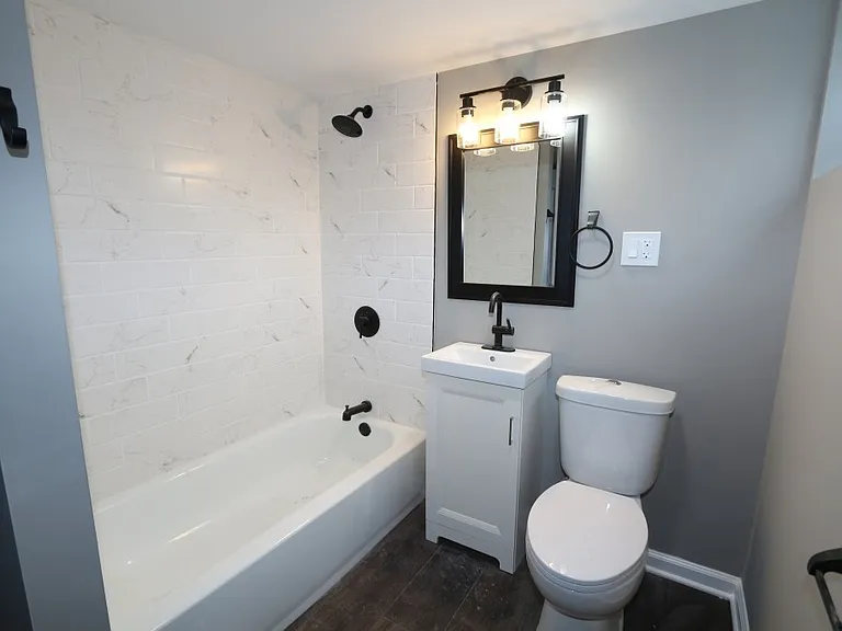 8719 S Honore St — Photo 10