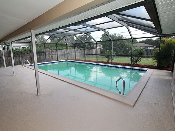 Pool with Screen 