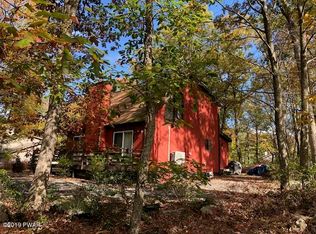 405 Maple Ridge Dr, Lords Valley, PA 18428