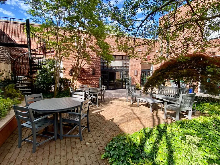 609 Market St E #107 — Photo 8