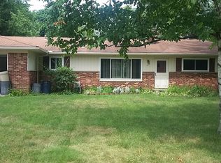 123 Nesbit Ln, Rochester Hills, MI 48309