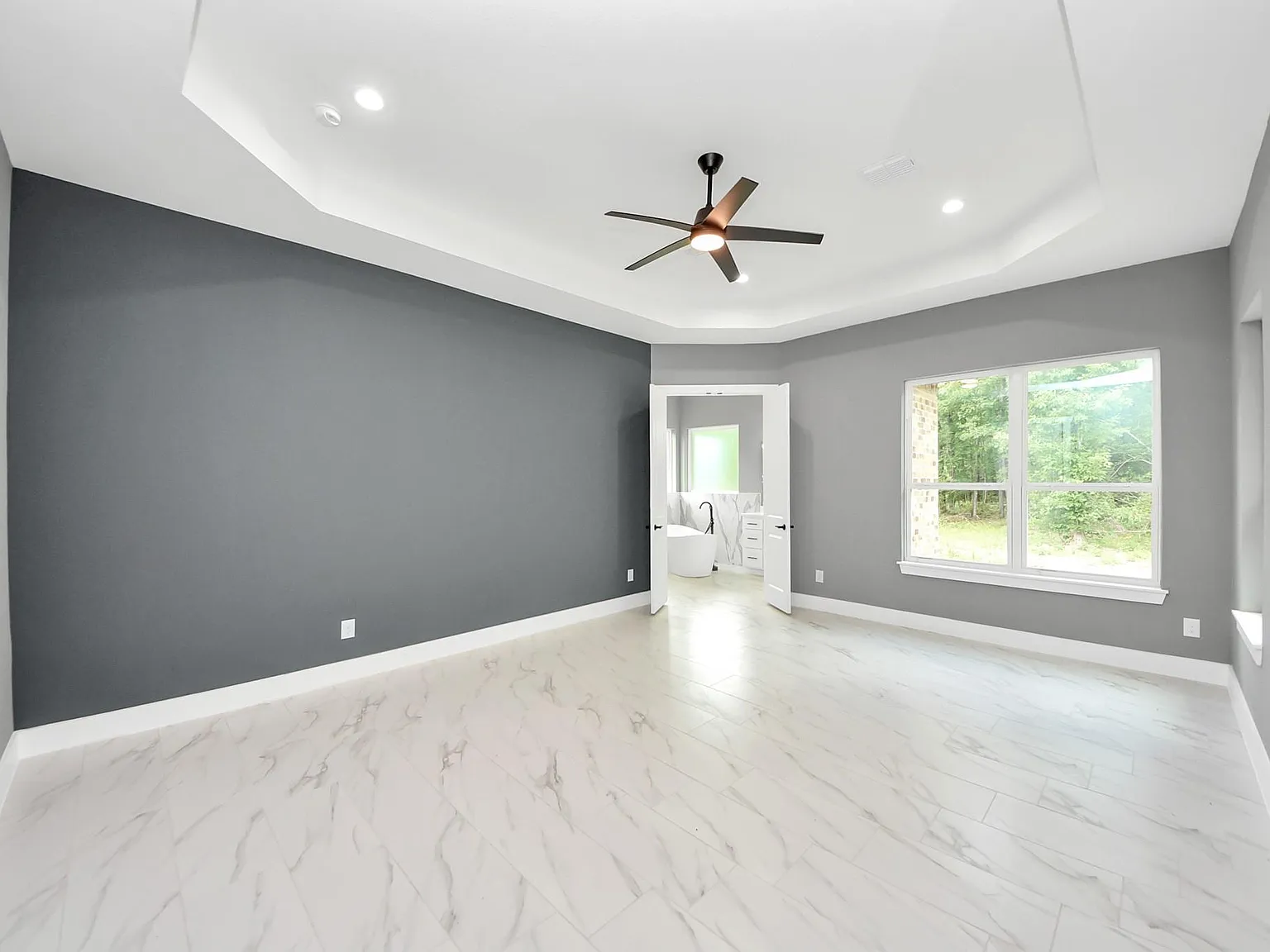 4 bed, 3.0 bath, 2701 sqft, $3,450 — Photo 2
