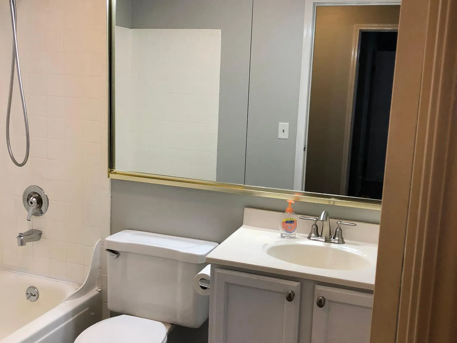 2 bed, 1080 sqft, $2,050 — Photo 4
