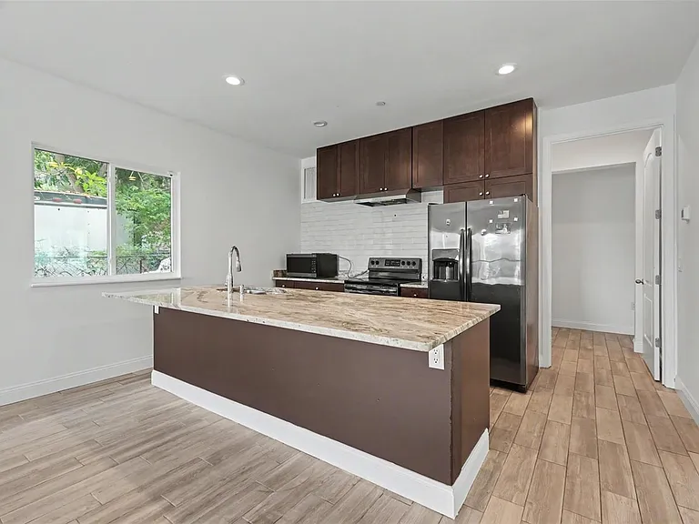 1018 7th Ave S — Photo 13