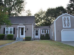 524 George Waterman Rd, Johnston, RI 02919