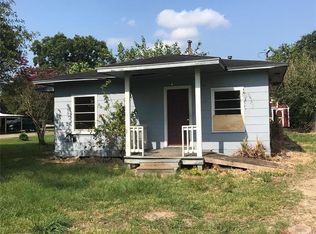 808 8th St, Winnie, TX 77665