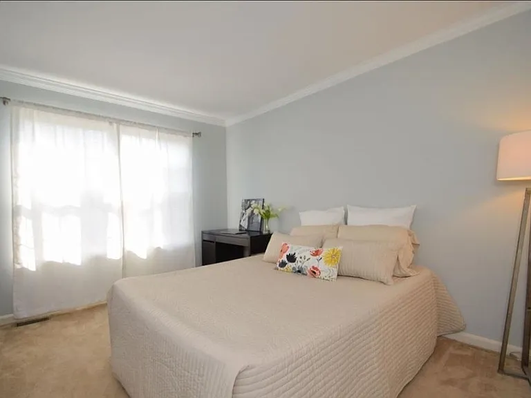 716 Martingale Rd — Photo 18