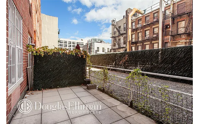 Rented by Douglas Elliman | media 21