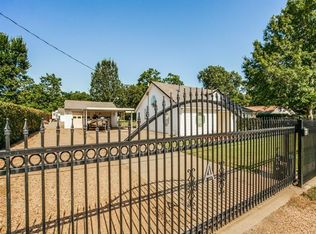 310 S Acres Dr, Balch Springs, TX 75217