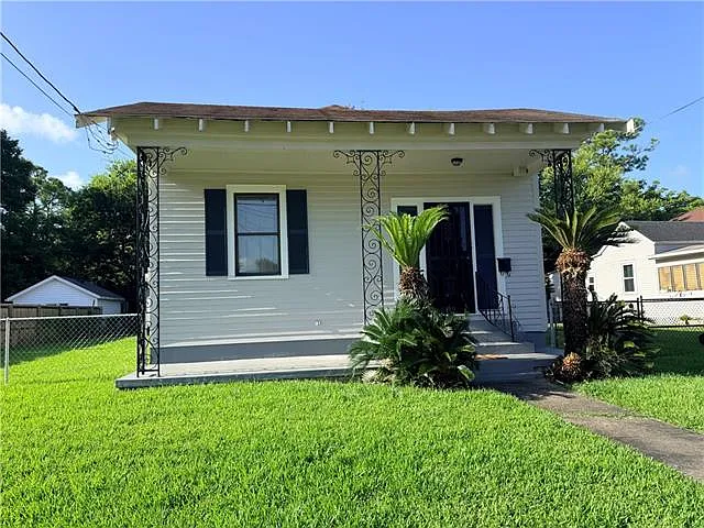 2754 Jasmine St — Photo 1