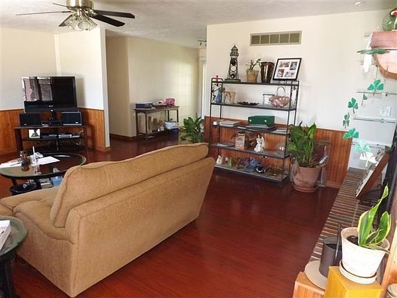 2nd image of 105 Sunny Slope St