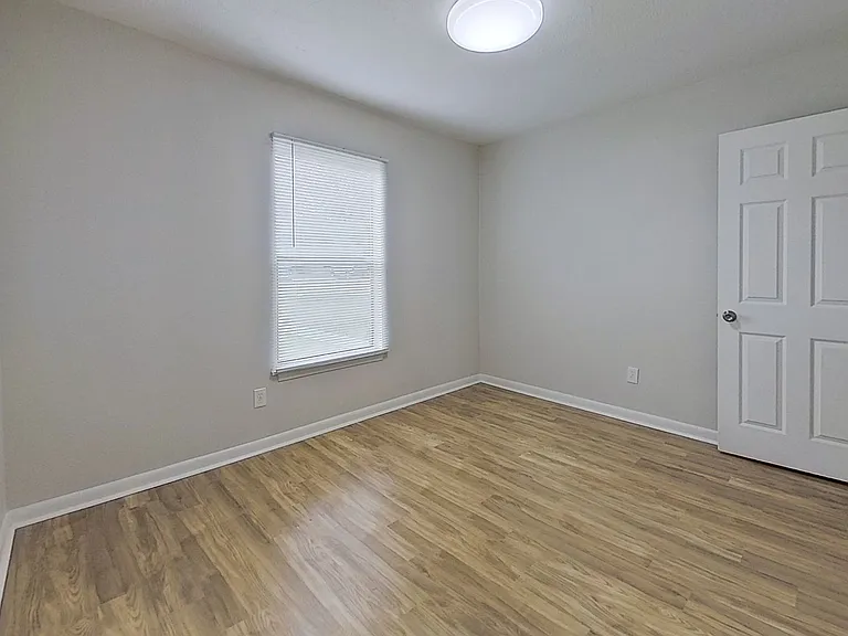 7607 Melissa Ct N — Photo 12
