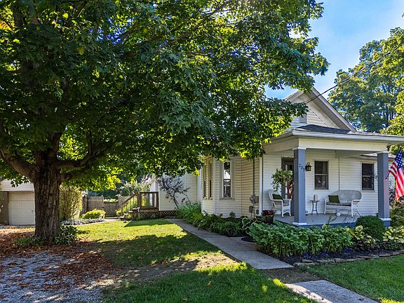 4th image of 209 W Main St