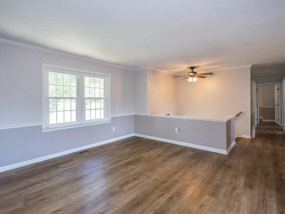 5th image of 207 Hallie Ct