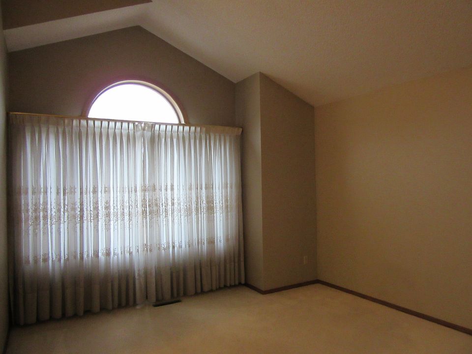 2nd image of 3009 Bayside Dr SE