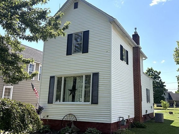 2nd image of 307 W Laurel St