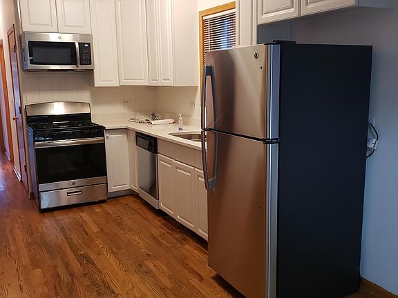 3rd image of 1429 1/2 N Wicker Park Ave #2
